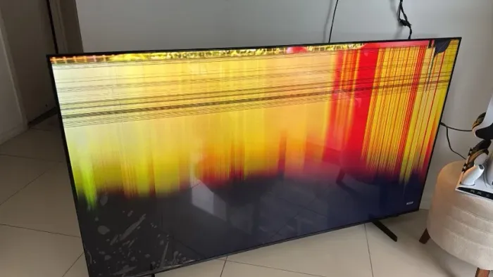 Smart TV Samsung 70 Polegadas com Defeito - Para Retirada de Peças