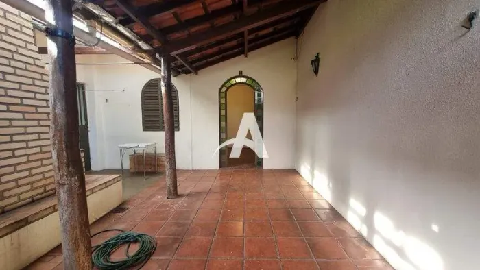 Casa para aluguel, 2 quartos, 2 suítes, 1 vaga, Centro - Uberlândia/MG
