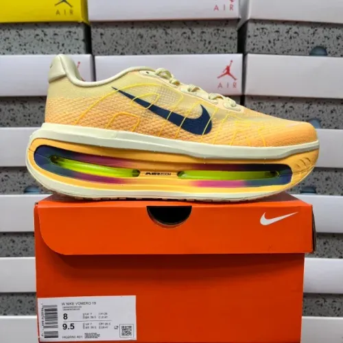  Tênis   Nike Vomero Premium Alabaster tam 42