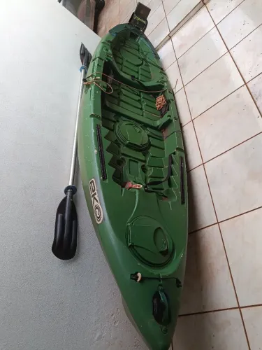 Caiaque Caiman 100,com cadeirinha e remo