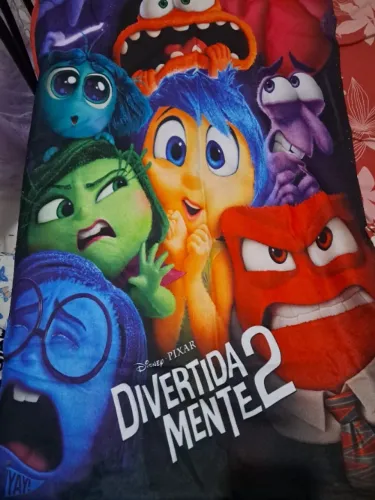 Toalha de banho temática: Divertidamente 2