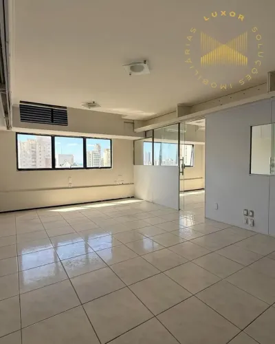 Escritório para aluguel possui 66 metros quadrados em Meireles - Fortaleza - CE