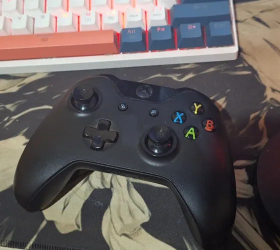 Controle xbox one fat, funcionando perfeitamente.