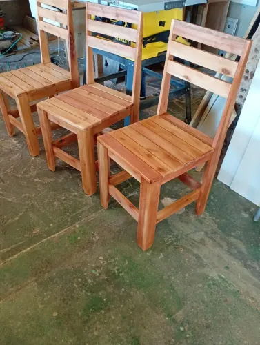 Vendo cadeiras de jantar com mesas ou avulsa