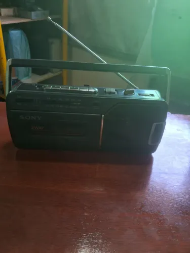 Rádio Portátil antigo Sony