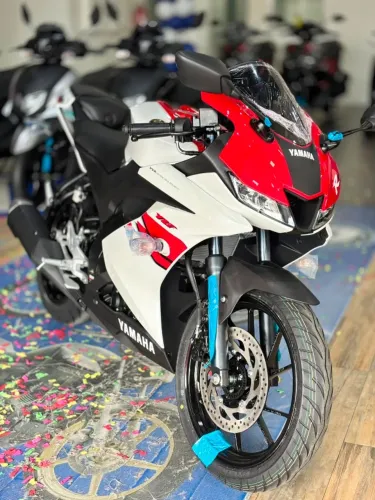 YAMAHA YZF R15 ABS 70TH EDITION 2026 - EDIÇÃO ESPECIAL 70 ANOS