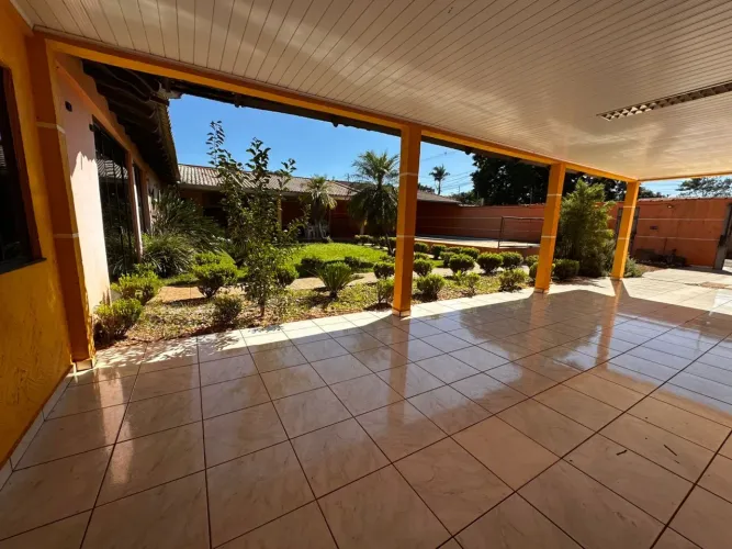 Casa mobiliada com piscina
