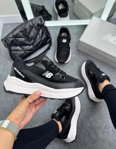 Tenis Nb Black white