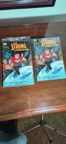 HQ Tom Strong e o Planeta do Perigo - Lote com 2 exemplares (Vertigo/Panini)