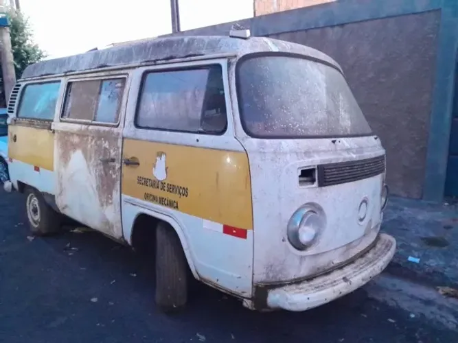 Volkswagen Kombi Standard/ Luxo/ Serie Prata 2004