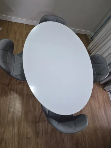 Mesa de jantar Oval com cadeiras - setor negrão de lima