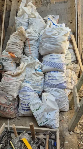 Barro e cascalho entulho para aterro obra