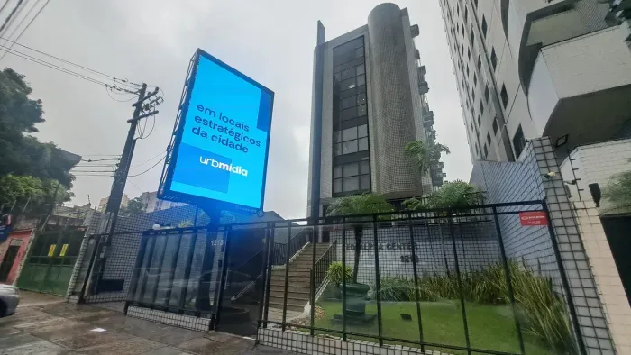 ED ALFHA CENTER NA 3 DE MAIO COM MAGLHÃES BARATA CONSULTORIO COMPLETO
