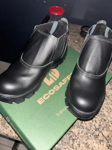 BOTINA de E.P.I. da PRIMAVERA por APENAS 59,00 reais cada par.