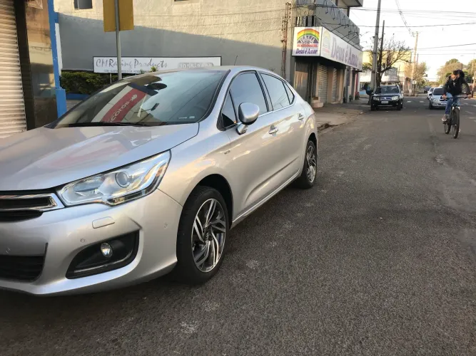 Citroen C4 Lounge Exclusive 1.6 Turbo 4P Aut. 2014