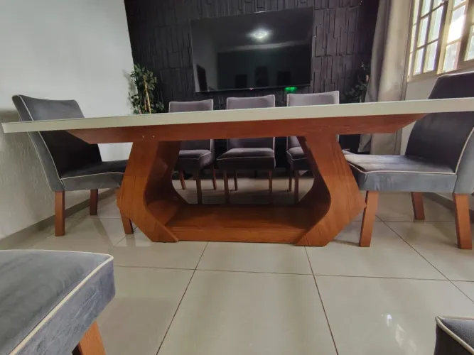 MESA 8 CADEIRAS TAMPO DE VIDRO
