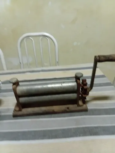 Cilindro de pasteu antigo