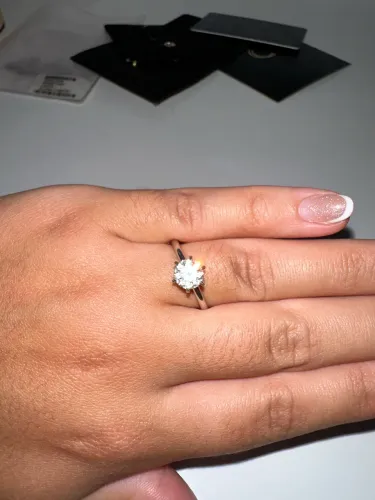 Anel solitário / noivado moissanite
