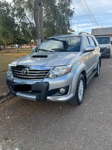 Toyota Hilux SW4 SRV D4-d 4X4 3.0 TDI Dies. AUT 2015