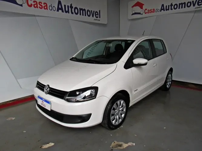 Volkswagen Fox Bluemotion 1.6 MI Total Flex 5P. 2014
