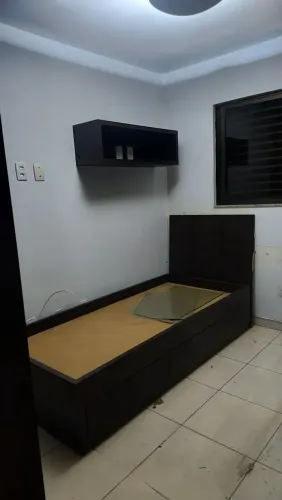Cama solteiro com painel