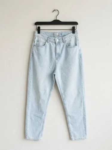 calça jeans mom c&a azul claro 42