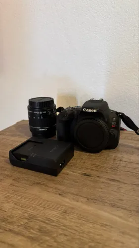 Canon SL2 + Lente 18-55