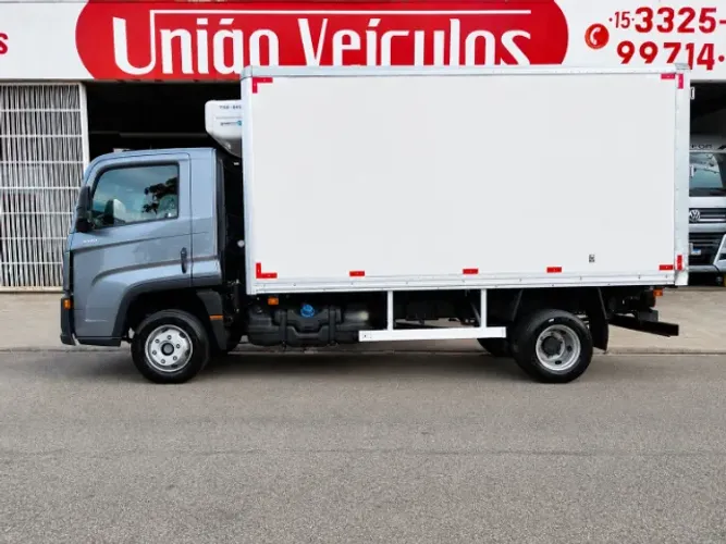 Volkswagen Delivery 9.170 + Baú Refrigerado