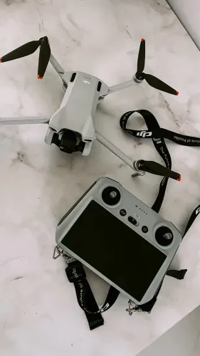 Drone DJI mini 3 + RC com tela