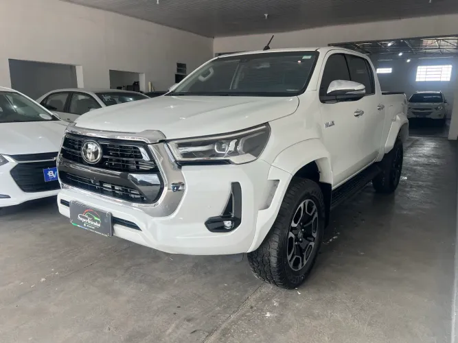 Toyota Hilux CD SRX Plus 4X4 2.8 TDI Die. Aut. 2024