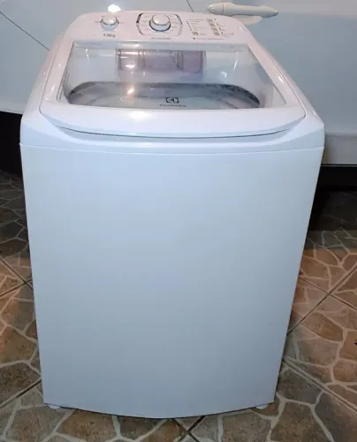 Vendo linda máquina de lavar Electrolux 13kg bem seminova