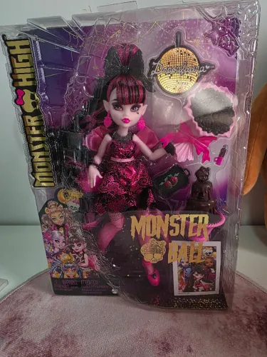 Boneca colecionável Monster High Draculaura Monster Ball