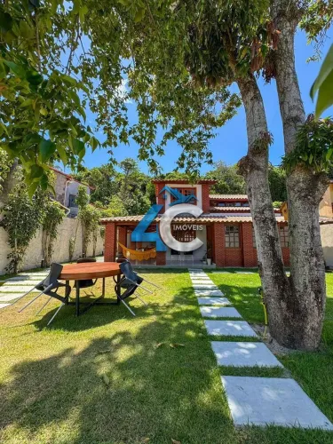 Casa com 5 Suítes, totalmente Mobiliada com Piscina
