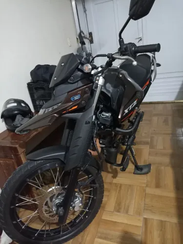 Vendo Lander 2026 prot.lareral.raio inoxbagageiro,aro de alumínio sem .camera *92.