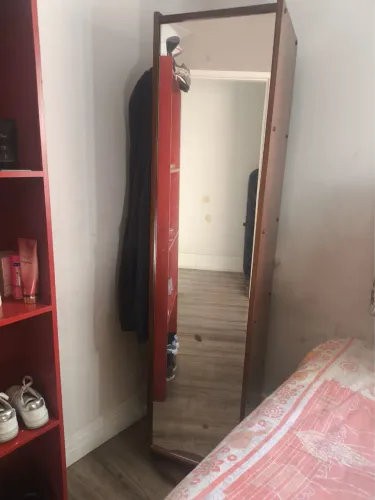 Sapateira com espelho