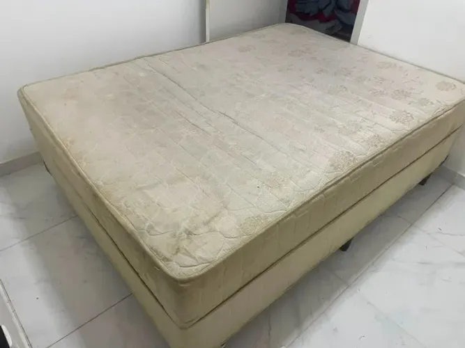 CAMA SEMI NOVA
