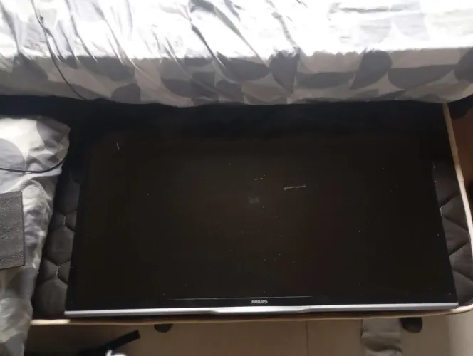 Vendo tv smart 42" Full HD com LEDs traseiros