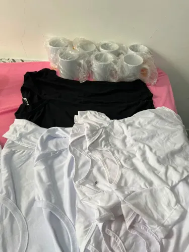 Máquina de estampar camisa junto com máquina de estampar canecas