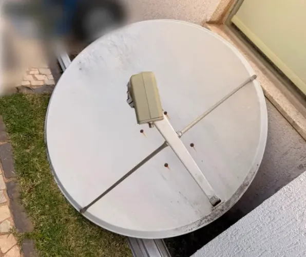 Duas Antenas Parabólicas (1m diâmetro)