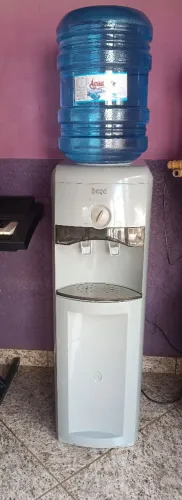 Bebedouro BEGEL de galão semi novo gelando muito bem com garantia de 90 dias!!!