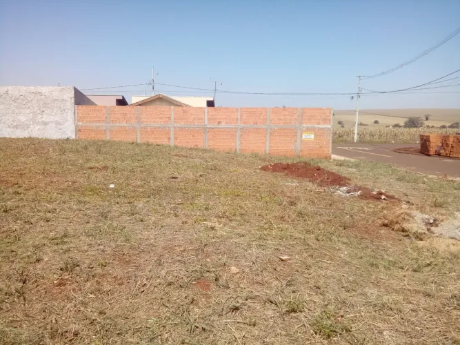 Vende se terreno