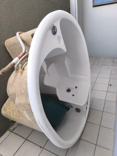 Banheira hidromassagem ( Torrando )