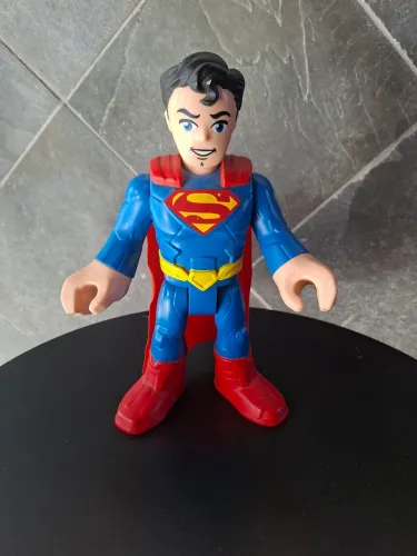 Boneco super man de 238,00 por 39,90/ Ler descrição antes de chamar