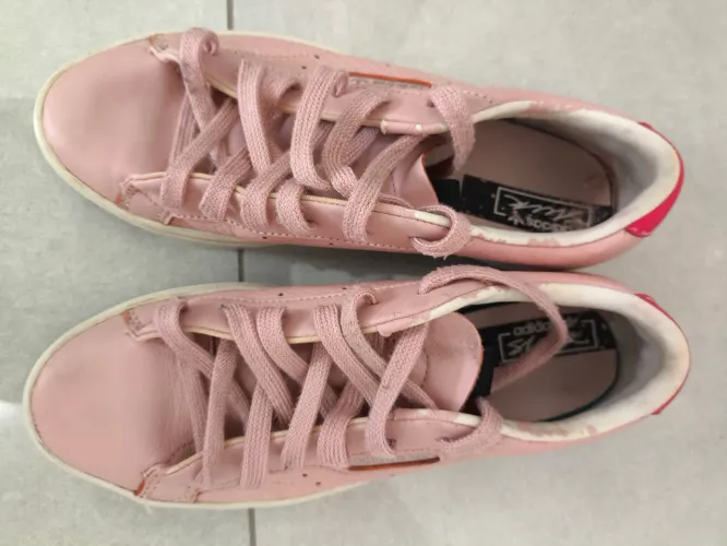 Tênis Adidas usado