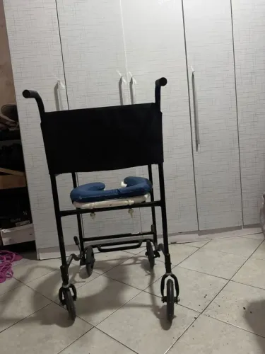Cadeira de banho usada