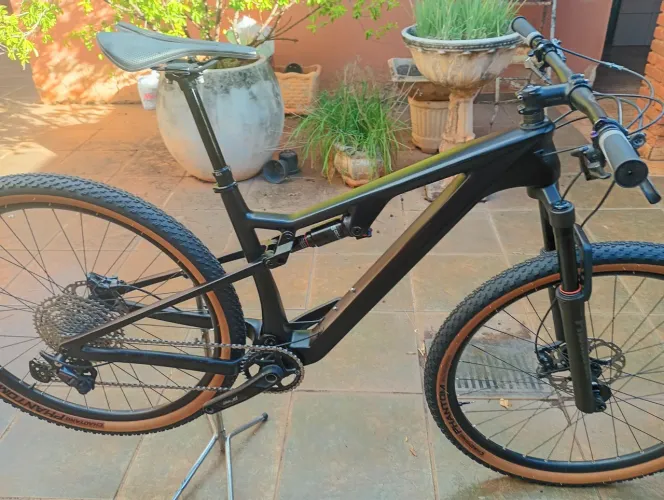 Bike Full carbono 