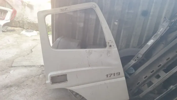 Porta lado direito atergo axo 1719
