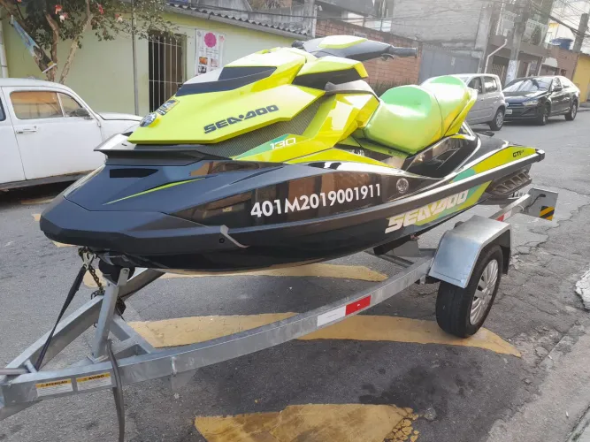 Jet-ski seadoo 