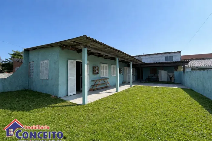 C186 - Ótima residência com 03 dormitórios e 03 kitnets individuais
