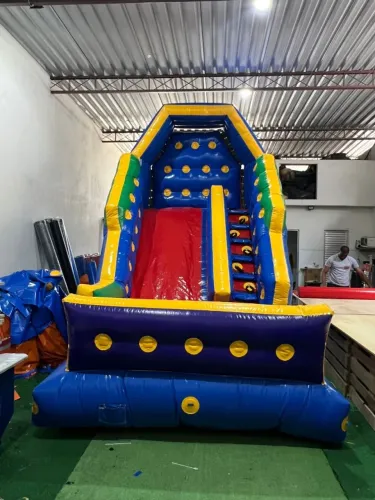 Escorregador Inflável com motor 2 em 1 (Tobogã Premium e Toboágua) Dinheiro ou PIX.